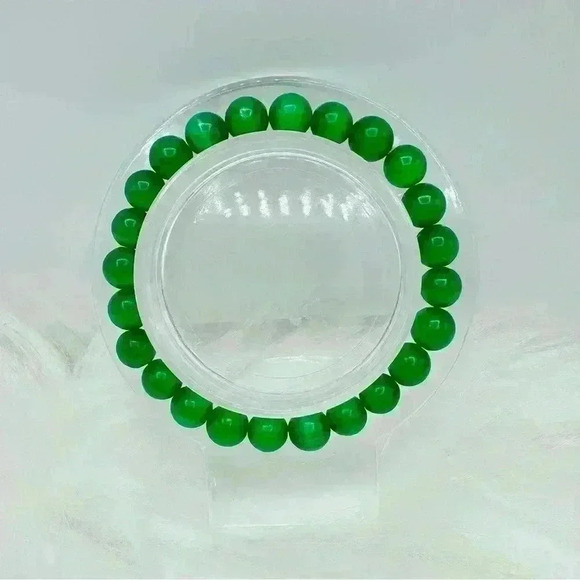 Vibrant Green Fashion Statement Bracelet - Picture 3 of 6